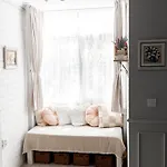Cozy & Free Parking Family Friendly *