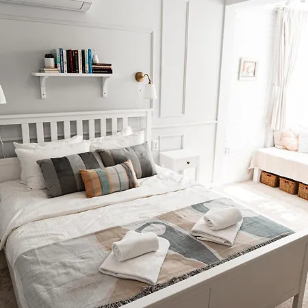 Cozy & Free Parking Family Friendly *