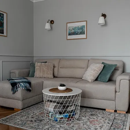 Cozy & Free Parking Family Friendly Daire Tırnova